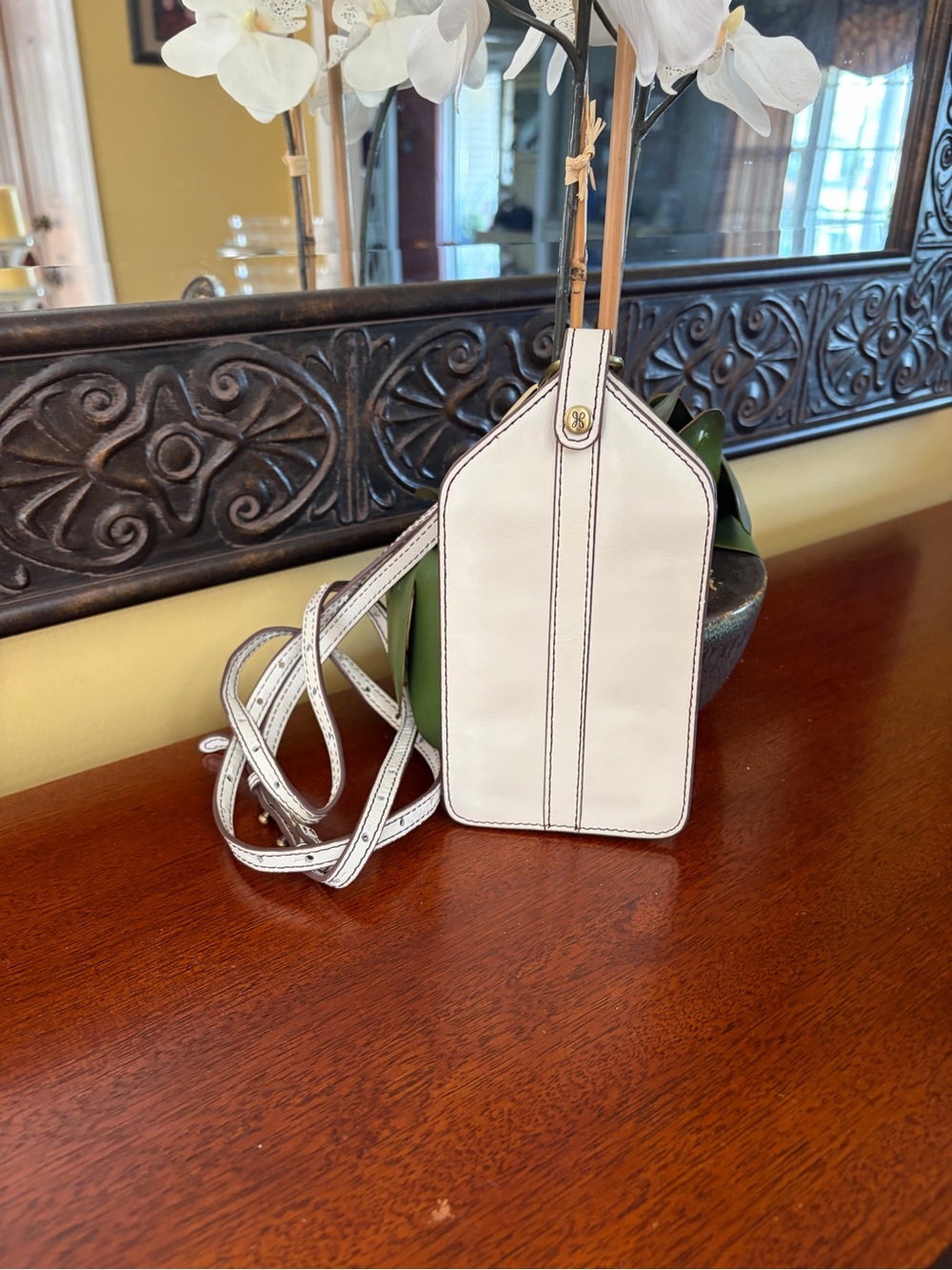 HOBO White Leather Crossbody Wallet, Purse ID Slip Pocket/Phone Ivory